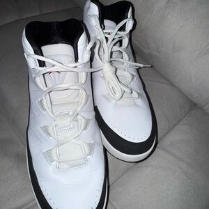 Nike Jordan Air Deluxe 2 Men’s Size 11 US White Black Leather Shoes 807717-101